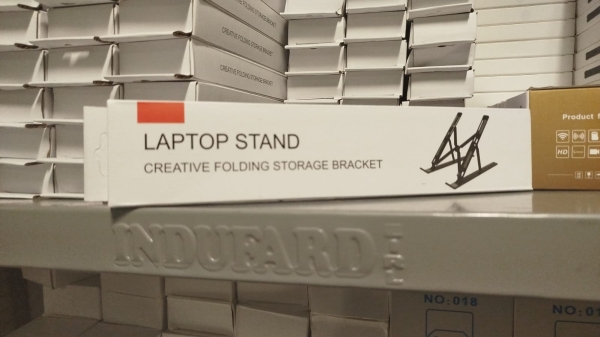 SOPORTE PARA LAPTOP DE METAL DELGADO