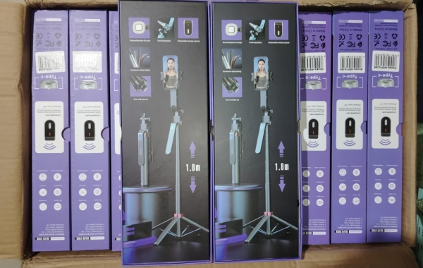TRIPODE CAJA MORADA Q185