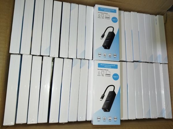 HUB TIPO C CAJA CELESTE FE-372